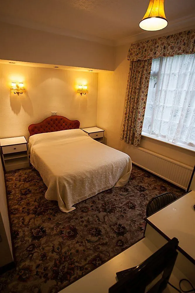 ***  The Avenue Hotel Leeds  United Kingdom